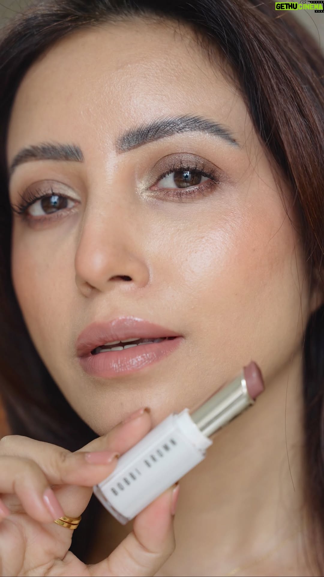 Debashree Biswas - 65.3K Likes - Lips dont lie 💄 - Ep 4 ft @bobbibrownindia Extra color shine lipstick 

👄Nude Buff 
👄Nude Blush 

{ Lipstick, Lipstick Swatches, Lips don't lie, Bobbi Brown Lipsticks, Luxury makeup}