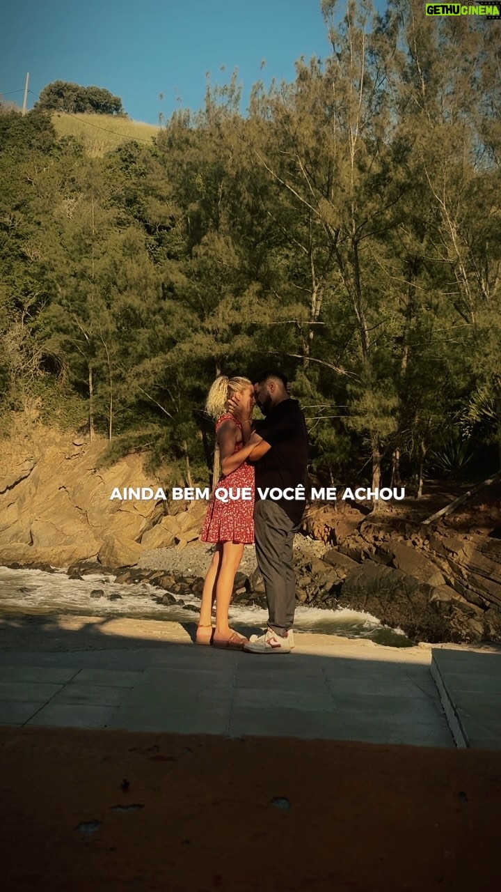 Debby Lagranha - 2.8K Likes - "O que nos faz diferentes dos anjos é o amor. A possibilidade de amar. [refrão] 🌻