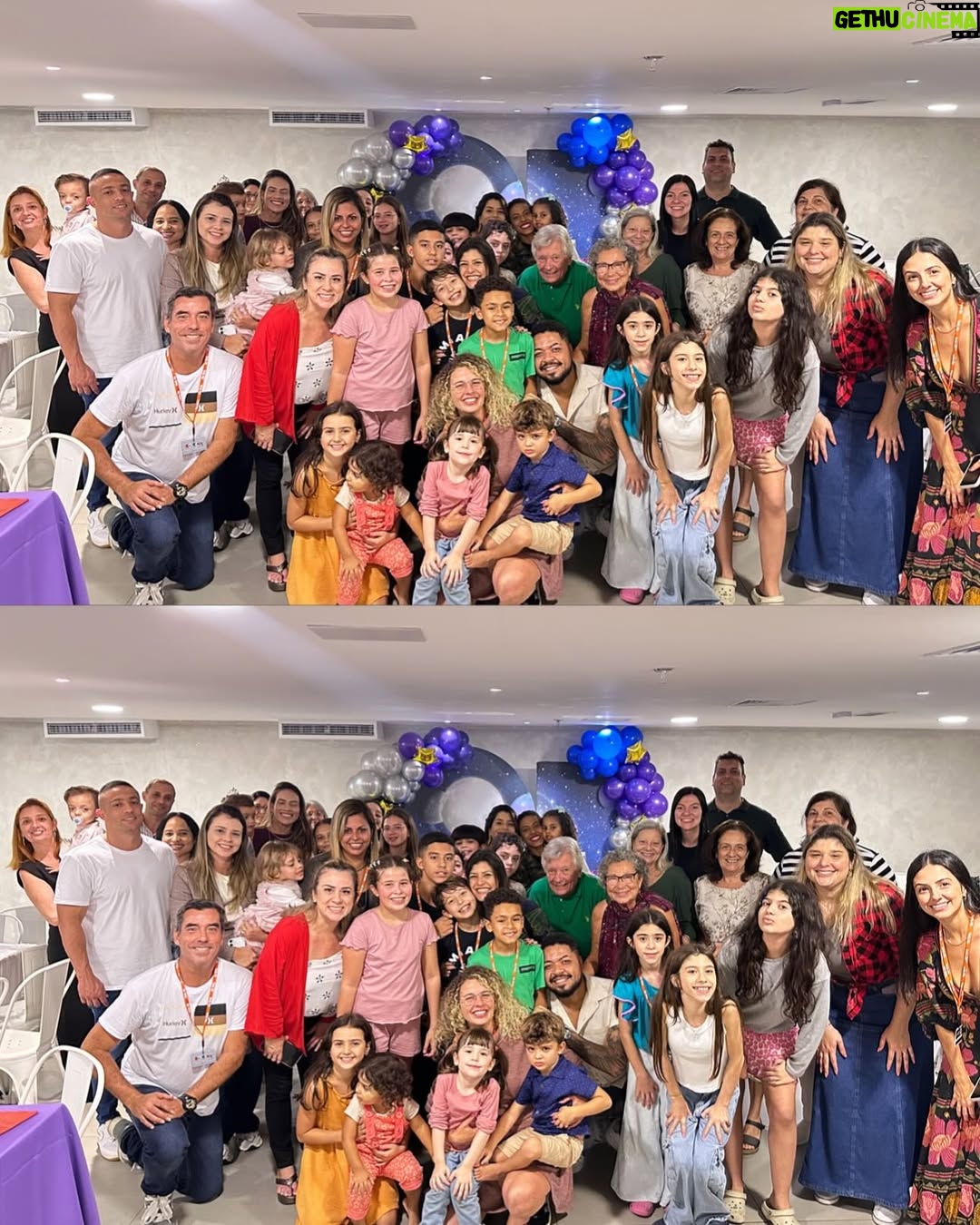 Debby Lagranha - 6.1K Likes - Pra gente, diversão é coisa séria. 
E nos 12 anos da furacão, não poderia ser diferente!

Uma tarde inesquecível, cheia de risadas, amigos, jogos e muito amor. 💜

A festa rolou na @gogames.jacarepagua , que foi simplesmente o lugar perfeito.

Estrutura completa pra tornar qualquer aniversário inesquecível com salão climatizado, brinquedos incríveis e cozinha equipada, inclusive  com sistema de exaustão para o buffet levar a fritadeira pra fritar os salgadinhos na hora, do jeitinho que a criançada ama! 😋

As festas têm 3h30 de duração, e o melhor: os cartões de brincadeira ficam liberados durante todo o período! 

A Go Games fica dentro do Center Shopping, oferecendo segurança, conforto e praticidade pra você curtir cada momento sem preocupação. 
E o melhor: eles abrem todos os dias!

E junto, a família @mg.eventosvg cuidou de cada detalhe, deixando tudo ainda mais especial. 
A equipe da MG já está conosco há alguns anos, e já comemoramos muitas coisas juntos, mas sempre eles me supreendem com seu capricho e excelência. 

Booom, se  você tá procurando um espaço seguro, completo e animado pra comemorar do jeitinho que seu filho merece, a Go Games é o lugar certo!

E olha só: meus seguidores têm 15% de desconto até o dia 30/06 . 
Aproveita essa e garanta uma festa que vai ficar na memória de todo mundo (isso eu te garanto , pq na festa da Duda não sei quem  aproveitou mais, as crianças ou os adultos kkkkkkk)