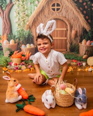 Debby Lagranha Instagram - Que a doçura da Páscoa esteja nos sorrisos, no carinho, no respeito e nos momentos juntinhos em família.
Feliz Páscoa com muito amor ❤️✨🐰🍫
📸: @dressaclsfotografia