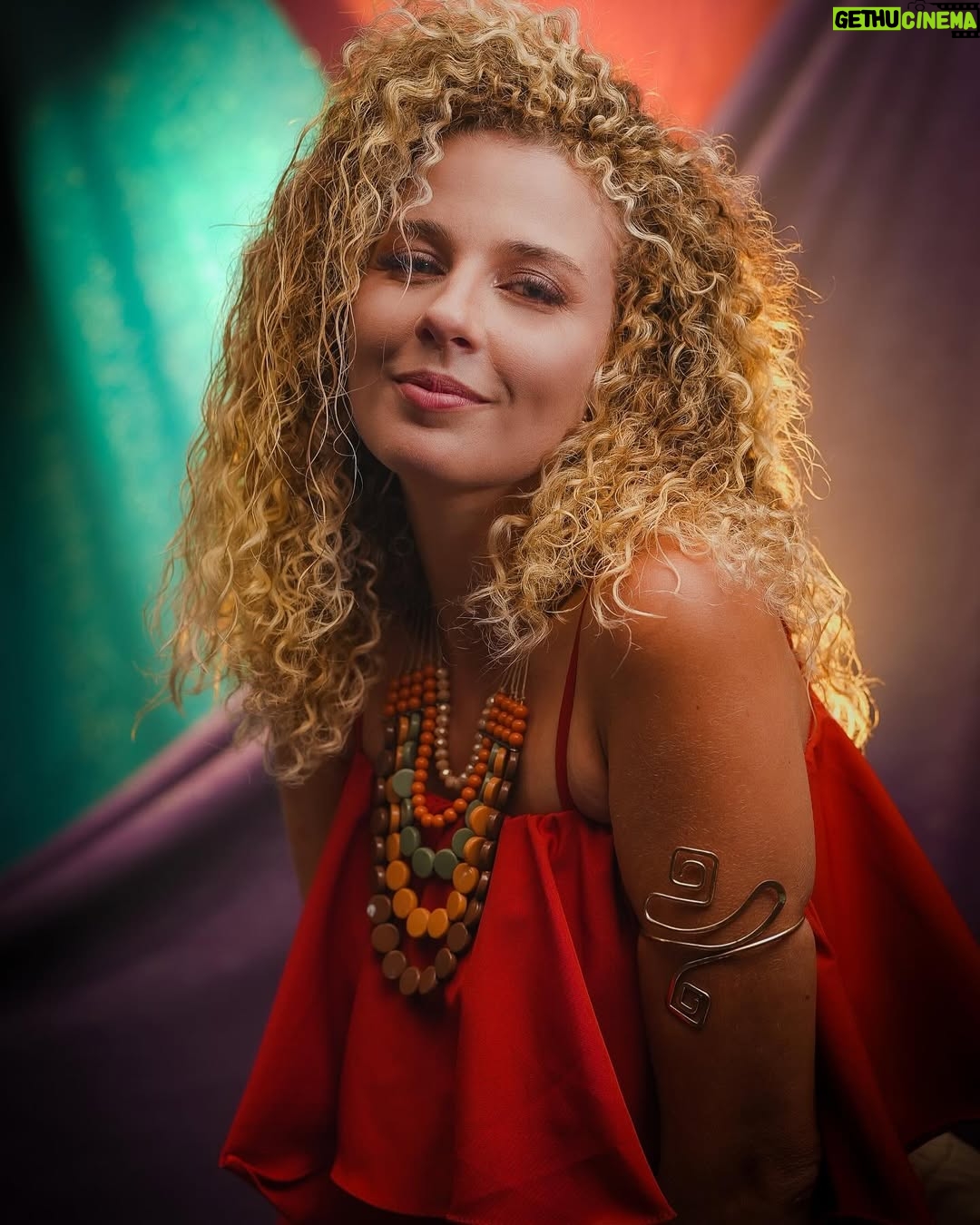 Debby Lagranha - 2.4K Likes - Espalhe amor 🧡 
Seja amor ! ✨

📸: @edersonportooficial 
👗: @pulodagata_sg @pulo_dagata