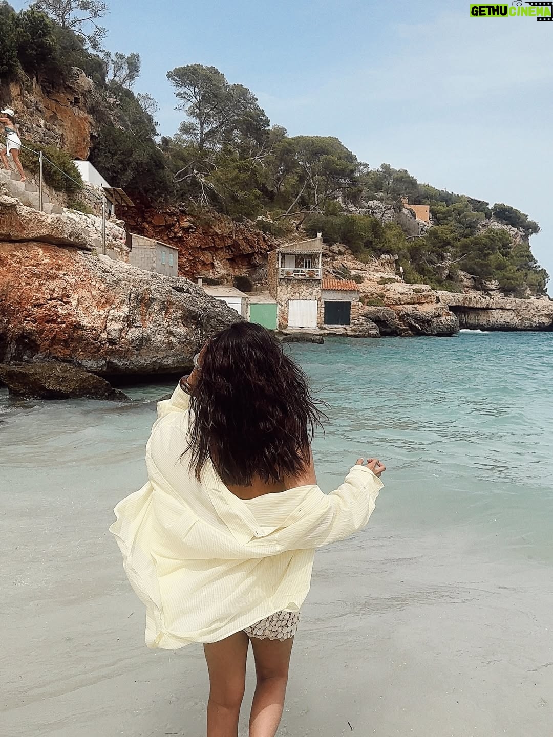 Deeksha Khurana - 28.6K Likes - Spain made me love the beach a little more 🏖️ ♥️
.
.
Wearing @shopminis.in 
.
.
#mallorca#spain