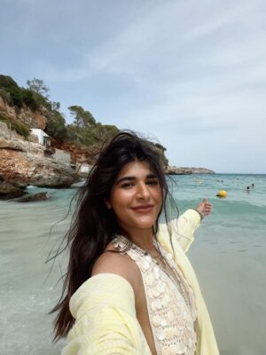 Deeksha Khurana Instagram - Spain made me love the beach a little more 🏖️ ♥️
.
.
Wearing @shopminis.in 
.
.
#mallorca#spain