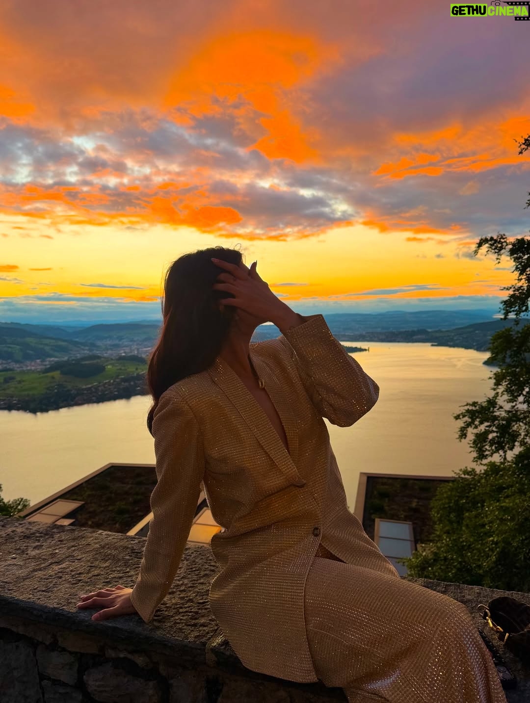 Deeksha Khurana - 18.9K Likes - not over how pretty this was ☀️