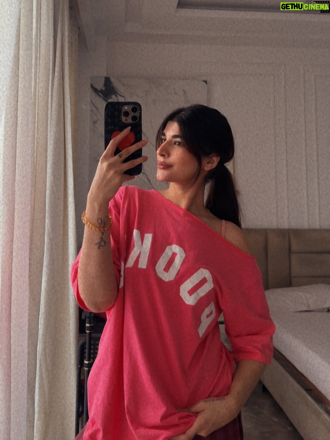 Deeksha Khurana - 18.6K Likes - Monthly recap 🙂‍↔️❤️‍🔥