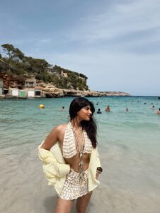 Actress Deeksha Khurana HD Photos and Wallpapers July 2025