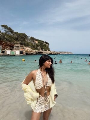 Deeksha Khurana Instagram - Spain made me love the beach a little more 🏖️ ♥️
.
.
Wearing @shopminis.in 
.
.
#mallorca#spain
