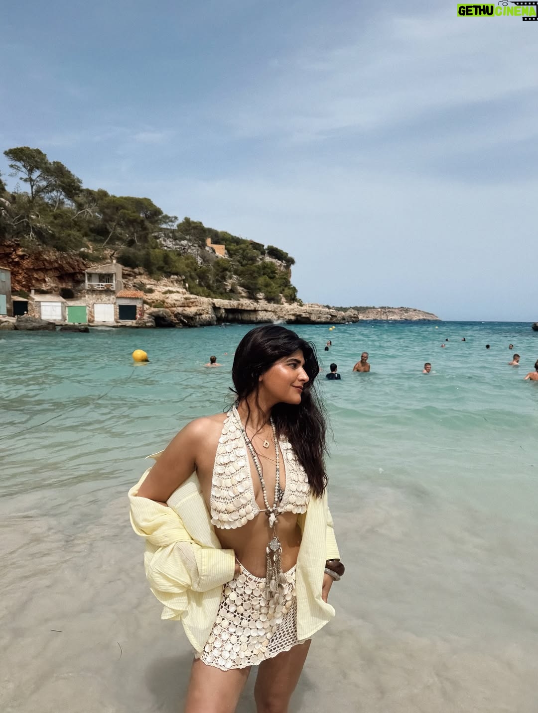 Deeksha Khurana - 28.6K Likes - Spain made me love the beach a little more 🏖️ ♥️
.
.
Wearing @shopminis.in 
.
.
#mallorca#spain