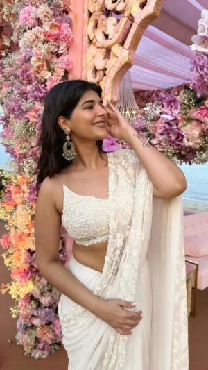 Deeksha Khurana Instagram - It hits different 🤌🏻🤍
