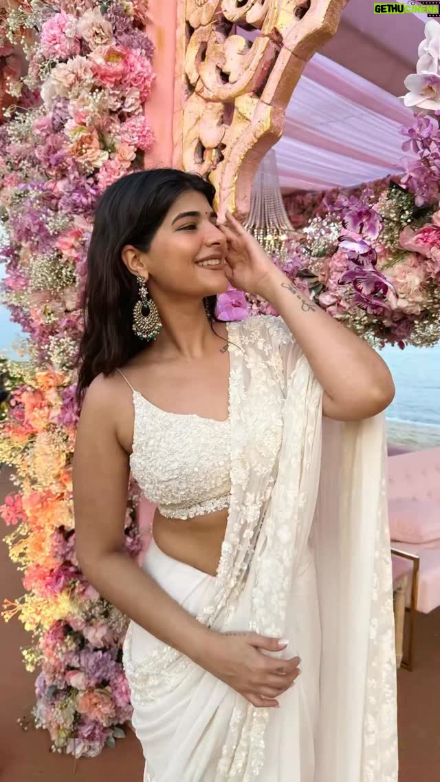 Deeksha Khurana - 19.2K Likes - It hits different 🤌🏻🤍