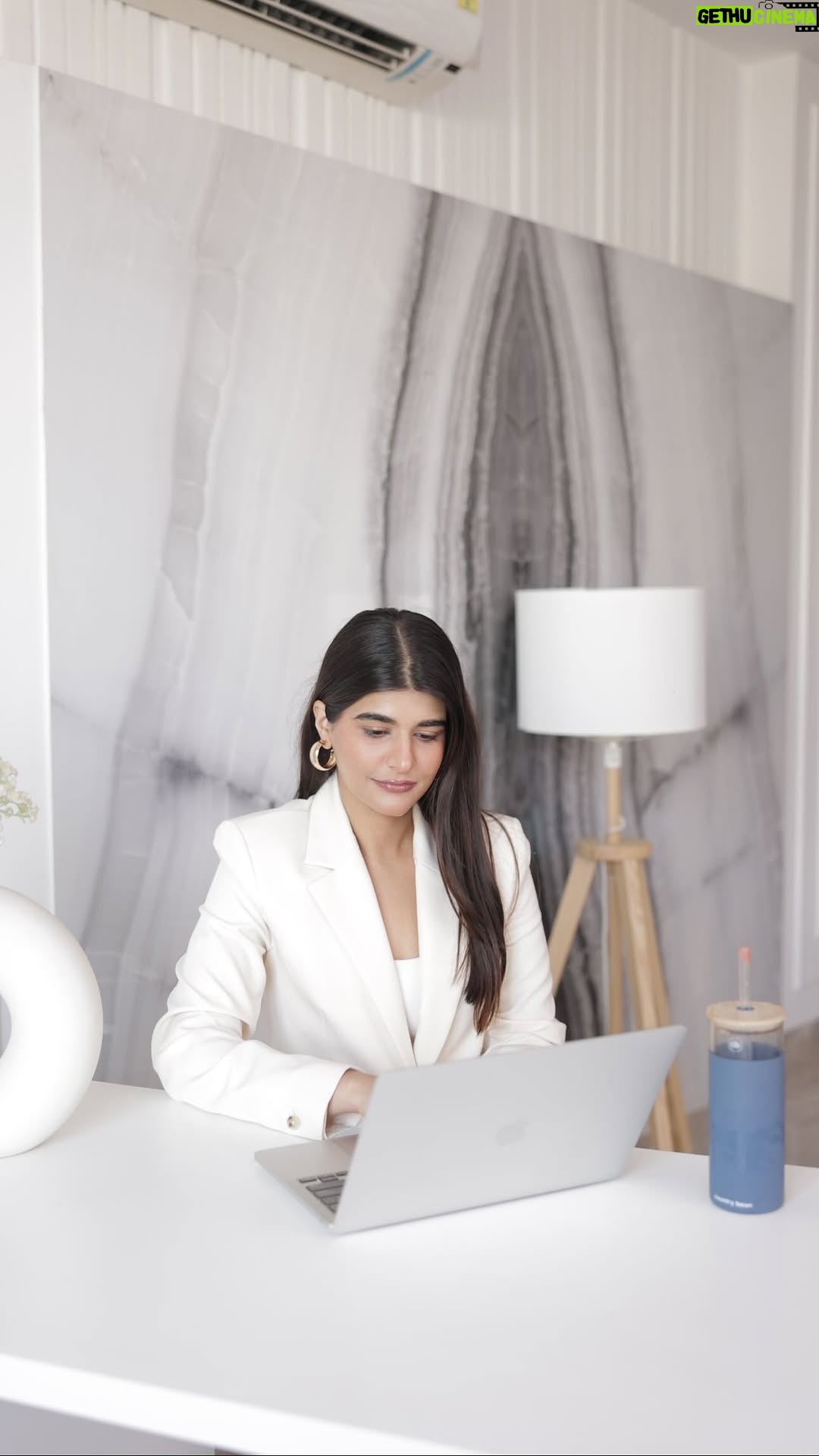 Deeksha Khurana - 40.1K Likes - Outfits ready. Coffee done. Laptop open. The usual morning drill☀️

But let’s be honest, writing mails or briefs can feel like the hardest part. QuillBot makes it so much easier, changing the tone, correcting grammar, and fixing those tiny slips I always miss.🥰

Truly my little everyday assistant.💻✨

#LetsQuillBot #QuillBotPartner #ad @thequillbot