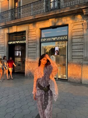 Deeksha Khurana Instagram - My last two days in Barcelona 🤌🏻
second time here and this city truly never disappoints. Spent my time shopping, strolling around, and eating the yummiest food. Heading back home now… Spain, you were so, so good!♥️♥️
#spain#barcelona