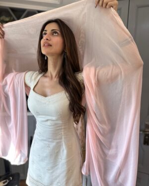 Deeksha Singh Instagram - Dua.. unlimited šļøāØšŖ½