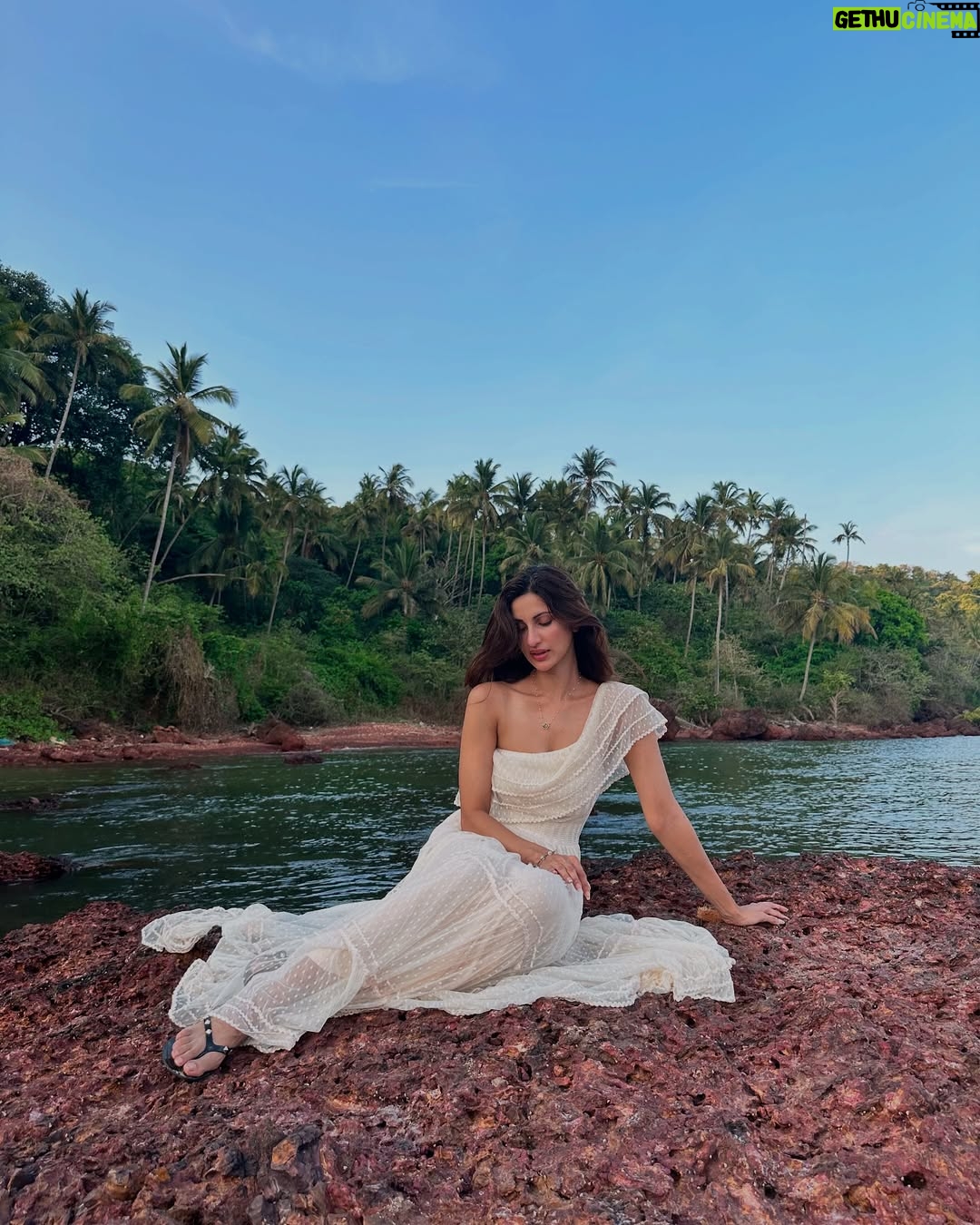 Deeksha Singh - 12.2K Likes - A place like home 🦋✨🌿