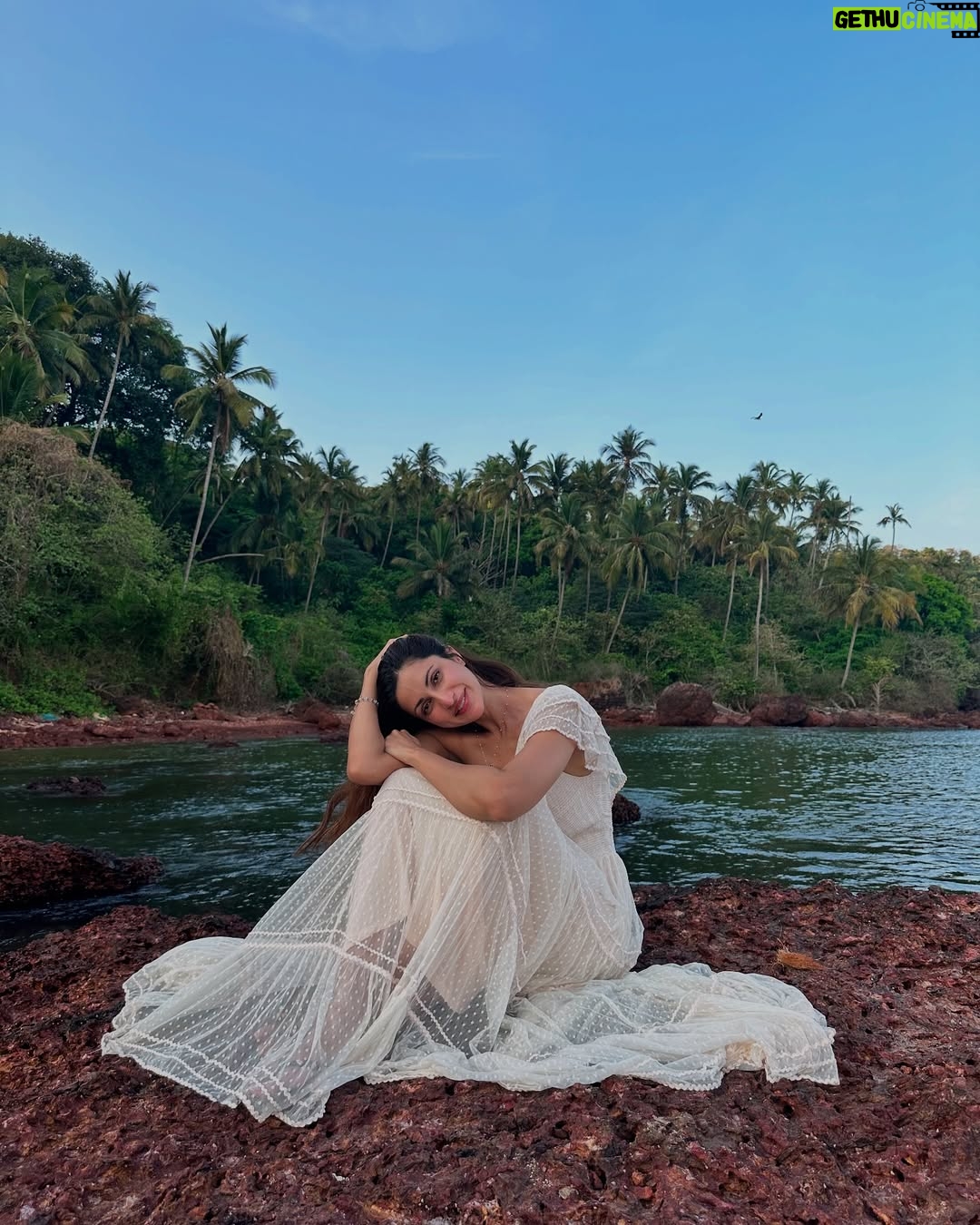 Deeksha Singh - 12.2K Likes - A place like home 🦋✨🌿