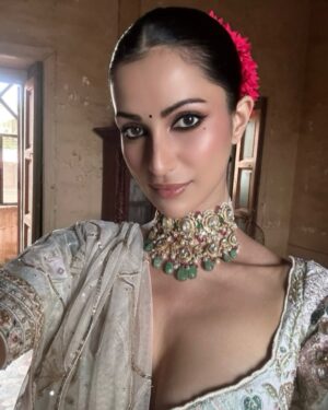 Deeksha Singh Instagram - Papa ki pari ⦠with paranoia š
š¤·š¼āāļøšŖ½āØš©µš·š¦š¼š