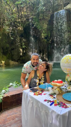 Deema Bayyaa Instagram - Simply perfect 🤩 
In love ❤️❤️❤️❤️ @ahmadalhelo11 
@shallalat_al_zarka 
Amazing place and delicious food 😍
#deemabayyaa #lebanon #vacation #love #peace 
#ديما_بياعة #لبنان #حب #حياة
