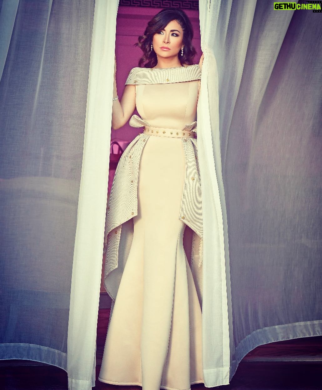 Deema Bayyaa - 28.2K Likes - Always End the day with a positive thought.
No matter how hard things were,
Tomorrow’s a fresh opportunity to make it better.❤️🙏🏻
مهما كان يومك قاسياً، أنهي يومك بتفكير إيجابي
غداً فرصة جديدة لجعله يومآ أفضل.
#ديما_بياعة #حكمة_أعجبتني 
#deemabayyaa #quotes #life