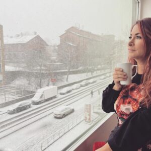 Deema Bayyaa Instagram - ثلج ثلج ⛄️ 🧊 
#deemabayyaa #stockholm #snow #love 
#ديما_بياعة #السويد #ستوكهولم