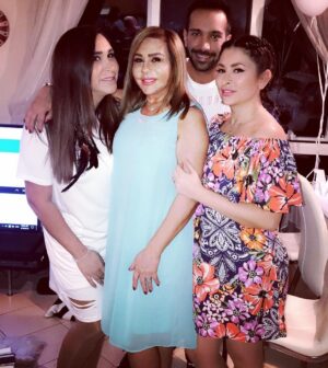 Deema Bayyaa Instagram - كل عام وانت أغلى و أحلى ام بالدنية ❤️🙏🏻
الله ياخود من عمري ويعطيكي 💋 @mahaalmasriofficial 
#ديما_بياعة #حب #ام #حنان #
#deemabayyaa #mom #birthday 
@taif_a_ibrahim @reemoosz