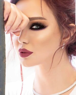 Deema Bayyaa Instagram - إنا لله وإنا إليه راجعون.
خبر بقطع القلب ماعم صدق ، اللهم لا اعتراض على مشيئتك . 
الله يصبر قلب اهلك وأحبابك وكل يلي بيعرفوكي على فراقك 
عن جد ما بعرف شو بدّي قول يا أم كرم 
انت أكيد بمكان احسن من يلي نحن فيه.
الله يرحمك يارب.
#دينا_هارون_في_ذمة_الله