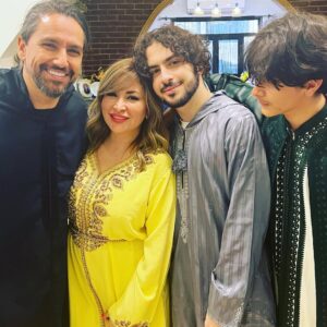 Deema Bayyaa Instagram - عيدكم مبارك ❤️🙏
Eid Mubarak ❤️😘

#ديما_بياعة #عيدمبارك #عائلة #حب 
#deemabayyaa #family #love #eid #eidmubarak