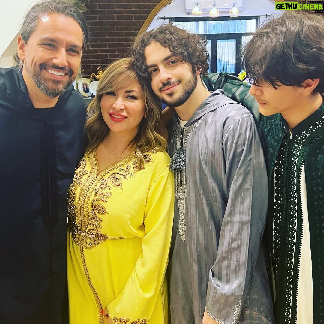 Deema Bayyaa - 43.2K Likes - عيدكم مبارك ❤️🙏
Eid Mubarak ❤️😘

#ديما_بياعة #عيدمبارك #عائلة #حب 
#deemabayyaa #family #love #eid #eidmubarak