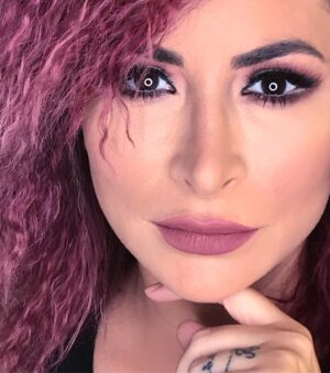 Deema Bayyaa Instagram - Makeup 💄 the beautiful talented @roshimakeup 
I love it 😍 
Photo taken by my hubby 😘
#deemabayyaa #shooting #program #dubai #makeup 
#ديما_بياعة #تصوير#مكياج #دبي