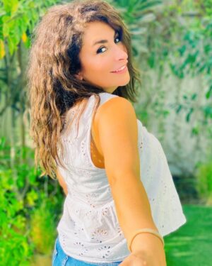 Deema Bayyaa Instagram - I wanna fall in love again with myself..
I wanna fall in love with life, 
I wanna be passionate about something again. 
I wanna try new things, feel new emotions and get excited every waking day.

#loveyourself #lovelife #deemabayyaa #faith #love 
#ديمابياعة #حب #نفسك