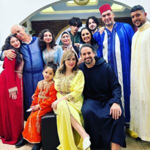 Deema Bayyaa Instagram - عيدكم مبارك ❤️🙏
Eid Mubarak ❤️😘

#ديما_بياعة #عيدمبارك #عائلة #حب 
#deemabayyaa #family #love #eid #eidmubarak