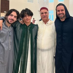 Deema Bayyaa Instagram - عيدكم مبارك ❤️🙏
Eid Mubarak ❤️😘

#ديما_بياعة #عيدمبارك #عائلة #حب 
#deemabayyaa #family #love #eid #eidmubarak