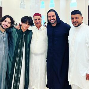 Deema Bayyaa Instagram - عيدكم مبارك ❤️🙏
Eid Mubarak ❤️😘

#ديما_بياعة #عيدمبارك #عائلة #حب 
#deemabayyaa #family #love #eid #eidmubarak
