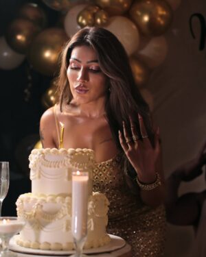 Deepali Chauhan Instagram - Aging like fine wine 🍷✨ cheers to another year of magic!
Happy 25🥂