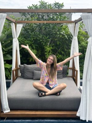 Delta Goodrem Instagram - So many times we fly through Singapore on our travels and I’ve always wanted to stop and explore the gorgeous city more. Finally on our way home was the perfect last stop on our honeymoon -we got to stay at the incredible @raffles_sentosa ! Thank you for hosting us for a few magical nights in paradise! Not to mention the personal touch of a photo in a frame from our wedding ♥️😭🫶🏻so sweet! AND our besties were also on their way home so good for timing!! Highly recommend if you’re travelling to beautiful Singapore.. #RafflesSentosaSingapore