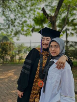 Desy Ratnasari Instagram - 