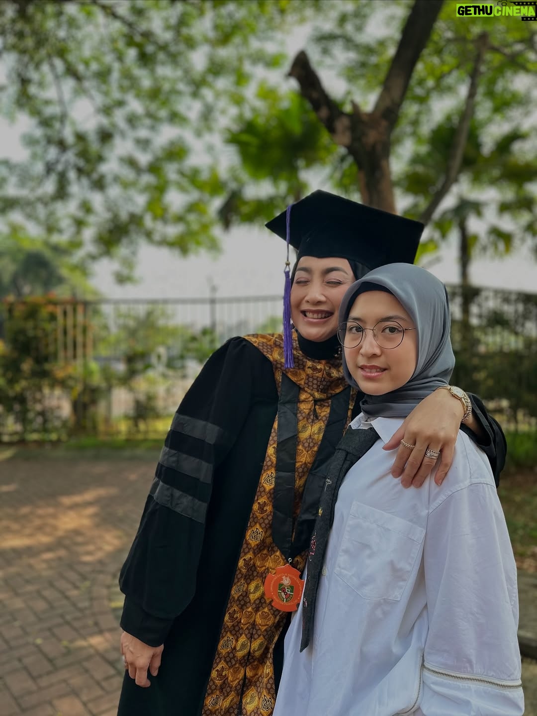 Desy Ratnasari - 33K Likes - 