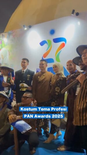 Desy Ratnasari Instagram - PAN Awards 2025 adalah wujud apresiasi Partai Amanat Nasional kepada 12 sosok inspiratif di bidang pangan. Selain memberi penghargaan kepada 12 sosok inspiratif, PAN Awards 2025 juga mengajak tamu undangan menggunakan kostum tema profesi, kira-kira kostum siapa yang paling oke?

#27TahunPAN #27PANPanganTerdepan #PANAwards #PartaiAmanatNasional