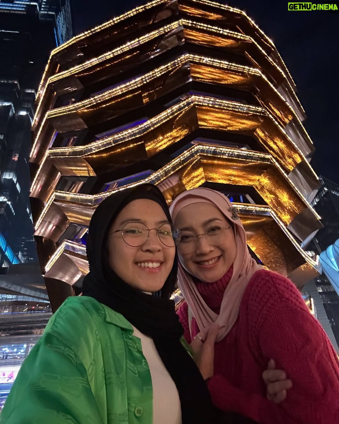 Desy Ratnasari - 19.1K Likes - sering dibilang adik kakak….🤭🤣🙄😎 yakiiiin?????😅