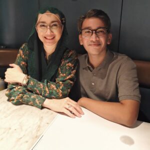 Desy Ratnasari Instagram - Assalamualaikum @desyratnasariterdepan