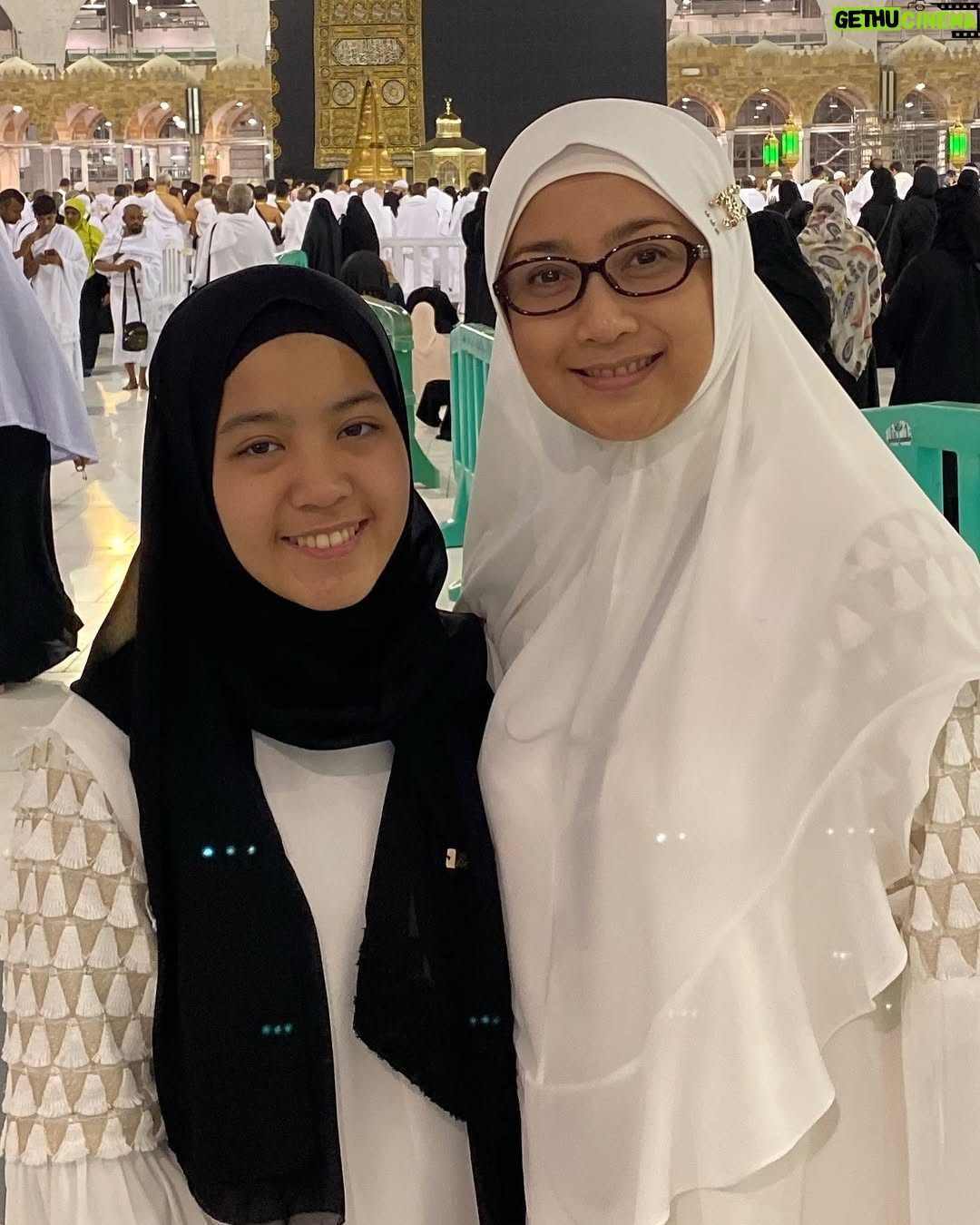 Desy Ratnasari - 19.1K Likes - sering dibilang adik kakak….🤭🤣🙄😎 yakiiiin?????😅