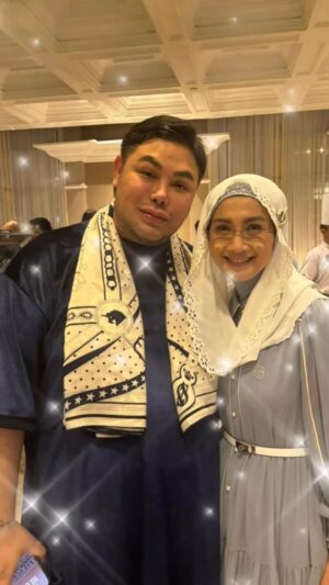 Desy Ratnasari Instagram - Walimatus safar haji @ivan_gunawan 💙😇