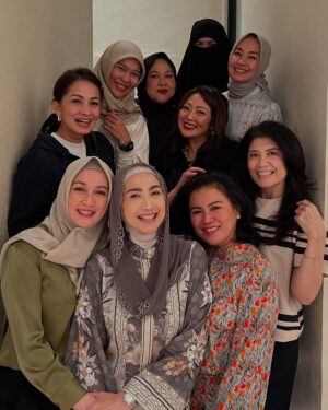 Desy Ratnasari Instagram - Alhamdulillah….Maa syaa Allah….Akhirnya bs komplit silaturahim….jazaakummullah khair temans🫶🏻🤗😘
