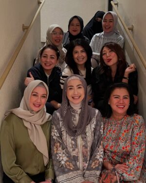 Desy Ratnasari Instagram - Alhamdulillah….Maa syaa Allah….Akhirnya bs komplit silaturahim….jazaakummullah khair temans🫶🏻🤗😘