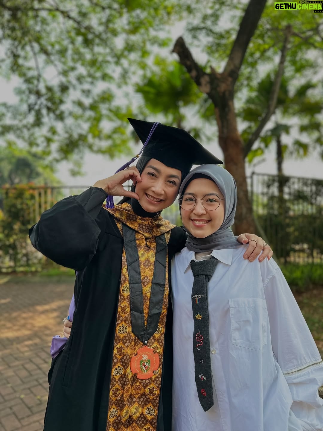 Desy Ratnasari - 33K Likes - 