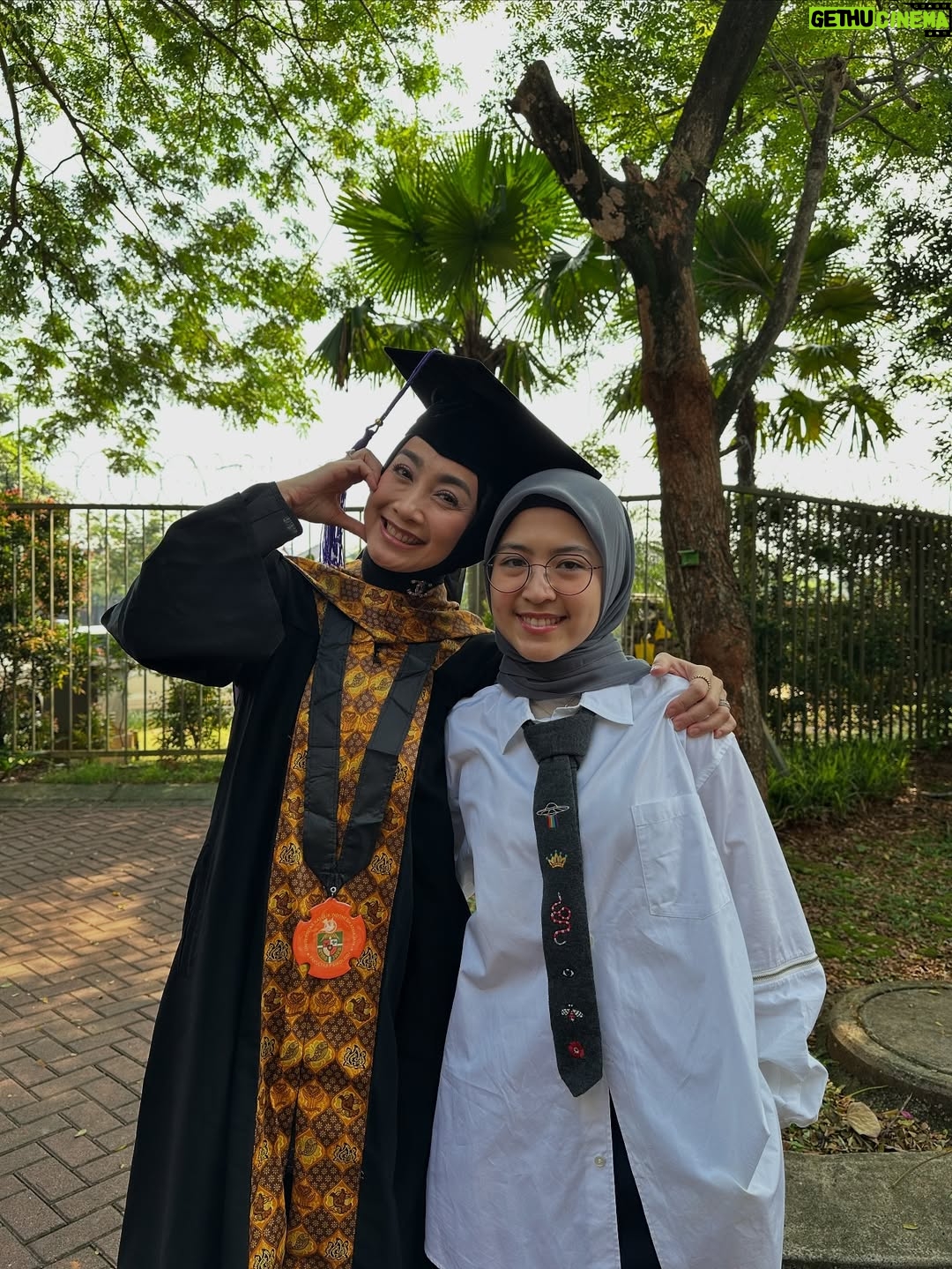Desy Ratnasari - 33K Likes - 