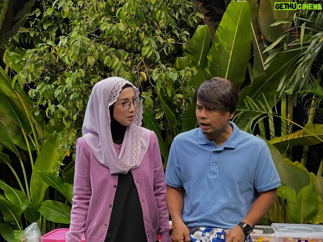 Desy Ratnasari - 6.7K Likes - Segerrrr benerrr pagi-pagi udah hejo-hejo gini, udah liat teh @desyratnasariterdepan jualan takjil 🥰💚 
#SahurLebihSegerrrr09 

#SahurLebihSegerrrrTRANS7
SETIAP HARI jam 02.25 WIB