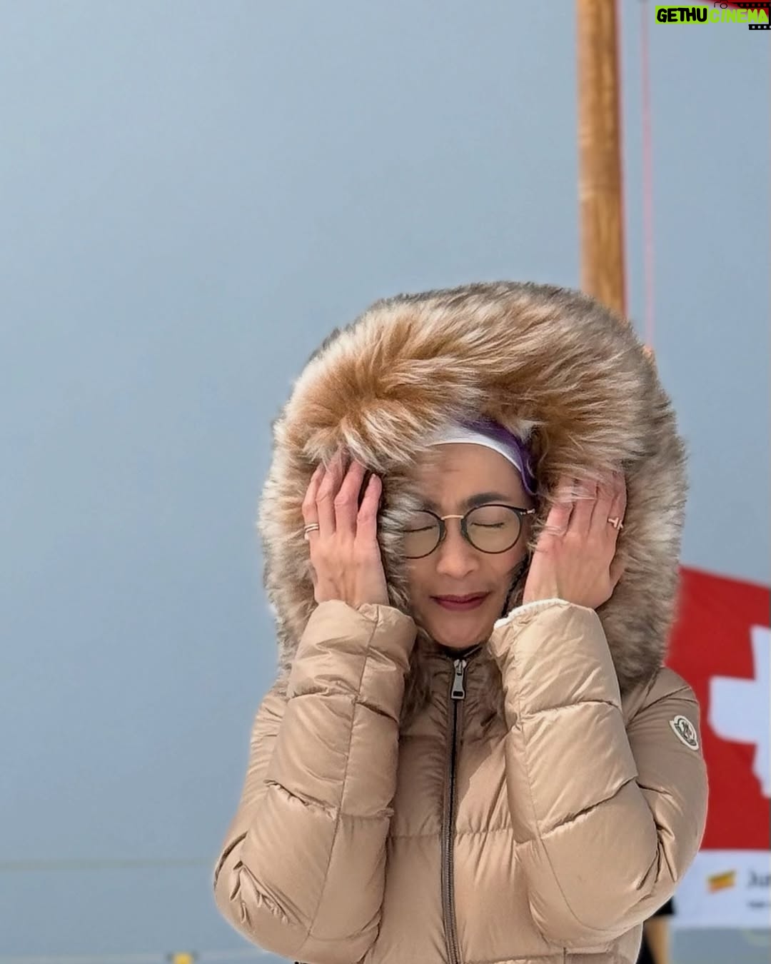 Desy Ratnasari - 8.6K Likes - selalu merasa muda dan segar kalau foto saat winter 😁🤣😎😜 betul apa benar???😁🤣🤣🤣
