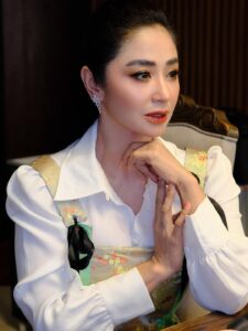 Actress Dewi Perssik HD Photos and Wallpapers September 2025