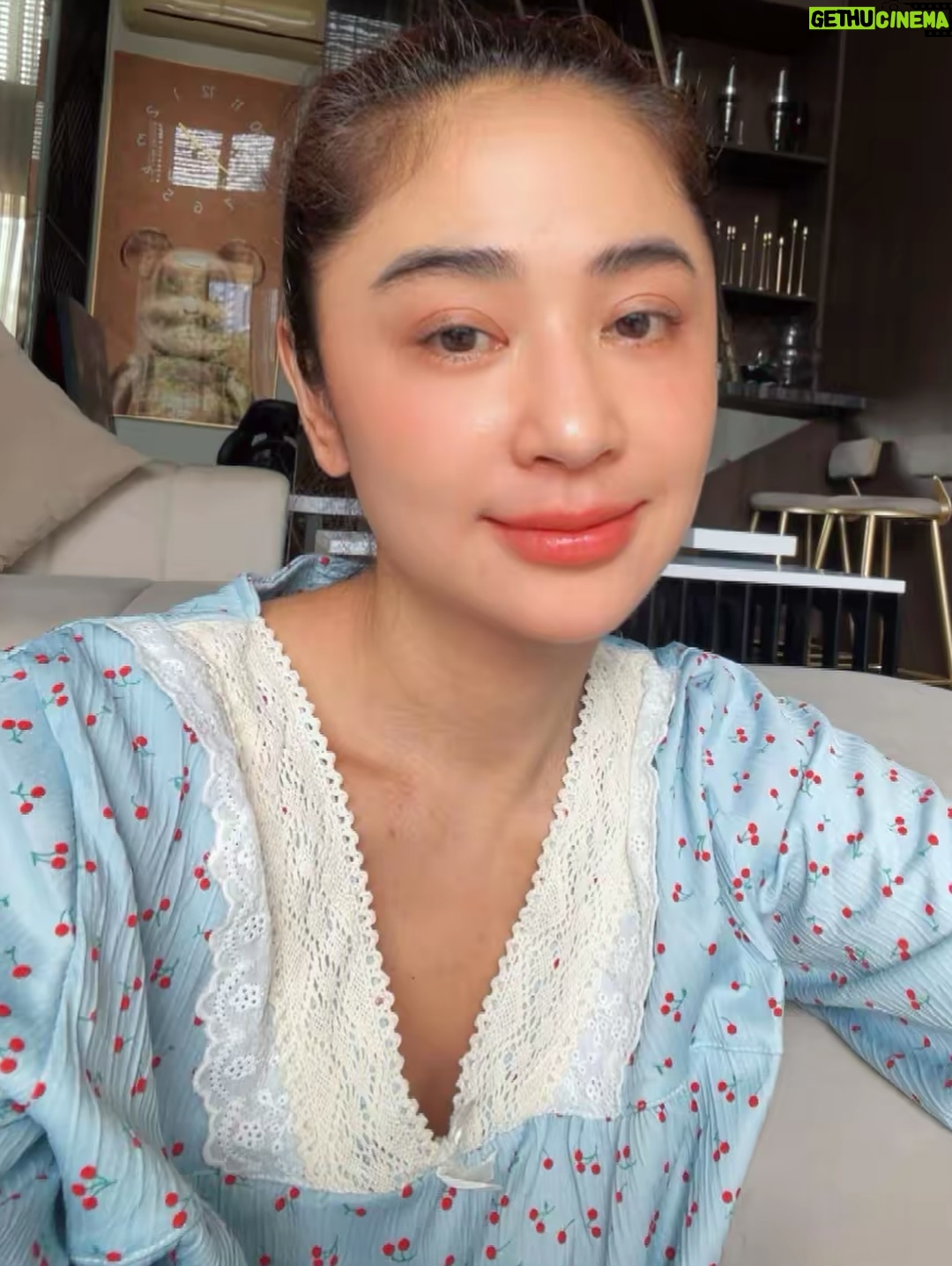 Dewi Perssik - 14.3K Likes - Minggu yang paling enakkk 😴😴😴