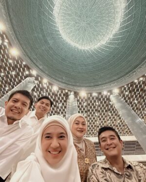 Dhini Aminarti Instagram - Alhamdulillah SAH,samawa yaa broo @arbaniyasiz & @raissarmdhn 💐🫰🏻✨